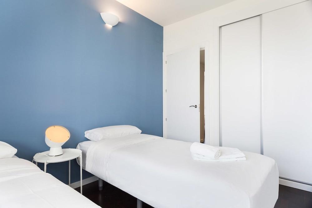 Olala Port Forum Apartments Sant Adrià de Besòs Exteriör bild