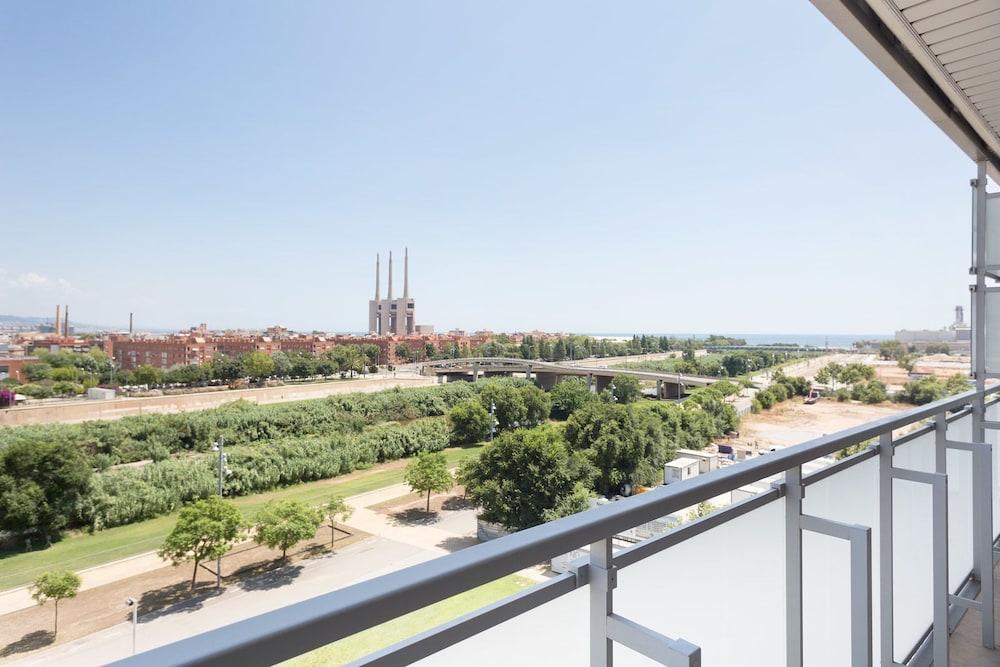 Olala Port Forum Apartments Sant Adrià de Besòs Exteriör bild